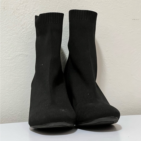 Black heels - Picture 1 of 2